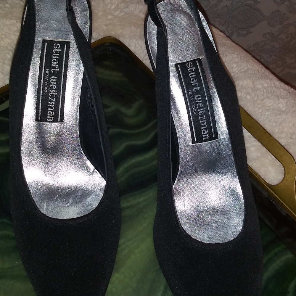 Size 7w sling back pumps
